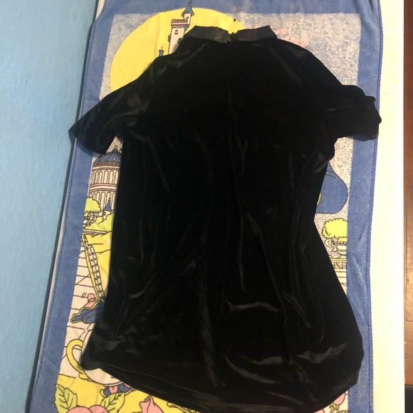 UNIF FTW Velvet Collared Dress - Picture 5 of 6